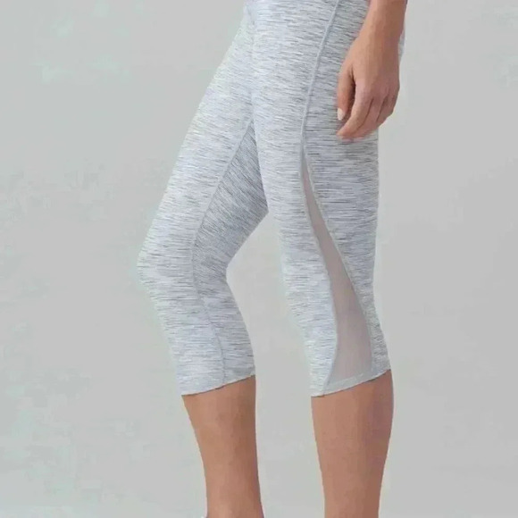 LULULEMON Train Times - Size 4 - EUC - Like New - Picture 1 of 4